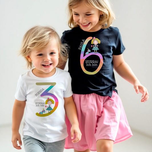 Zwei Mädchen tragen ein personalisiertes Shirt zum 3. und 5. Geburtstag mit ihrem Namen.