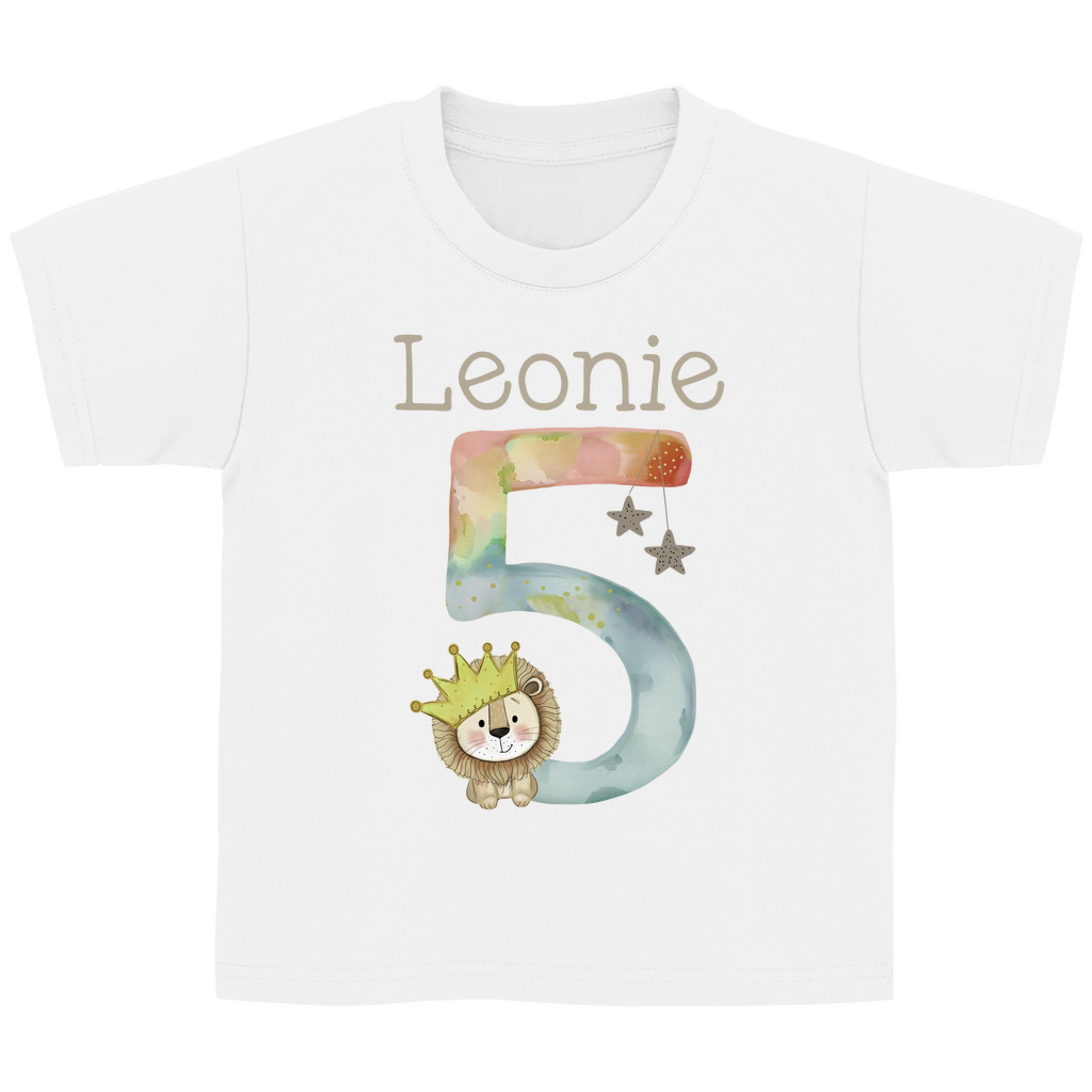 Nahaufnahme des Aquarell-Löwen auf einem weissen Baumwoll-T-Shirt