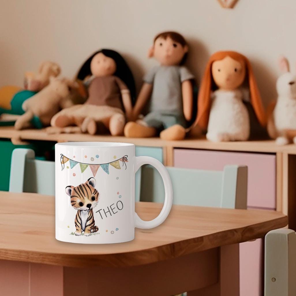 Kindertassen personalisiert - Tasse mit Namen, Geschenk zum Geburtstag, Kinder Weihnachtsgeschenke, Becher mit Katze, Einhorn & Hund Design