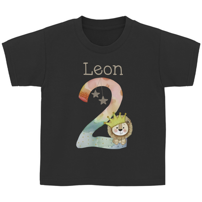 Nahaufnahme des Aquarell-Löwen auf einem schwarzen Baumwoll-T-Shirt
