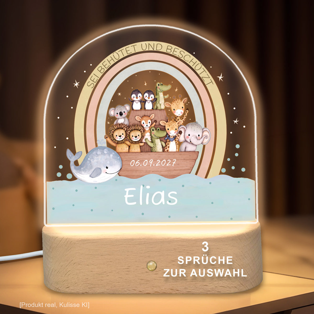 Nachtlicht Arche Noah mit personalisierter Acrylglasscheibe auf warmweiß leuchtendem Buchenholzsockel