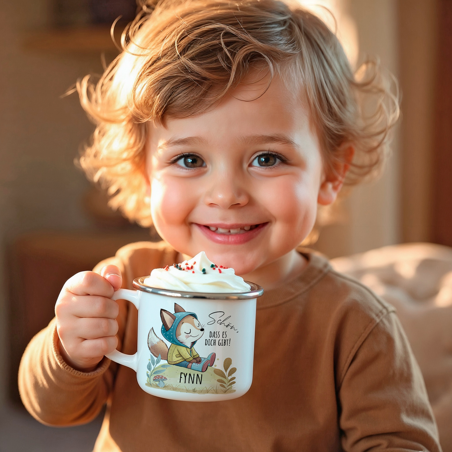 Personalisierte Emaille-Tasse für Kinder mit einem Fuchs-Motiv und dem Namen 'Fynn'