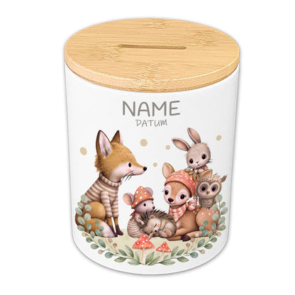 Weiße Keramikspardose mit Waldtieregruppe, personalisiertem Namen und Datum, mit Bambusdeckel