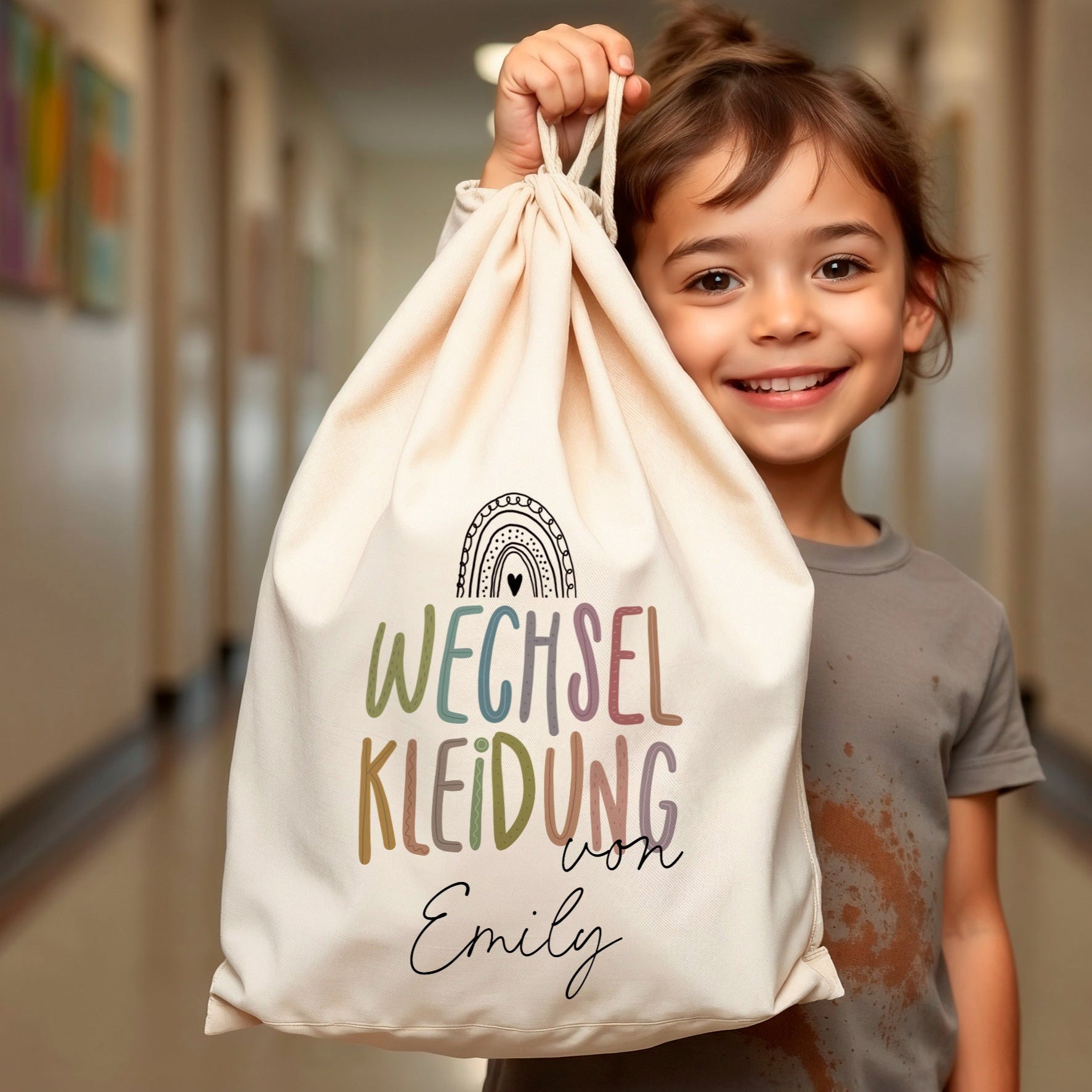 Personalisierter KiTa Stoffbeutel mit Regenbogen-Druck für Wechselkleidung aus Baumwolle für den Kindergarten mit dem Namen 'Emily' - auch als Turnbeutel nutzbar