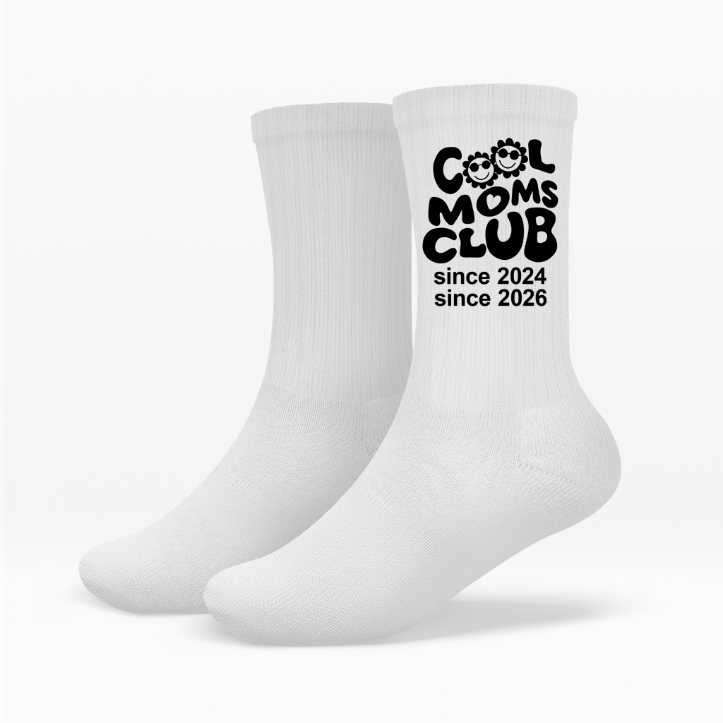 Detailaufnahme der elastischen Rippbündchen der Cool Moms Club Socken, die den optimalen Halt als tolles Geburtstagsgeschenk für Mama zeigen.